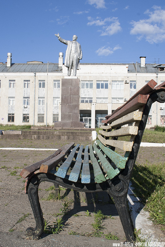 Ленин и скамейка
